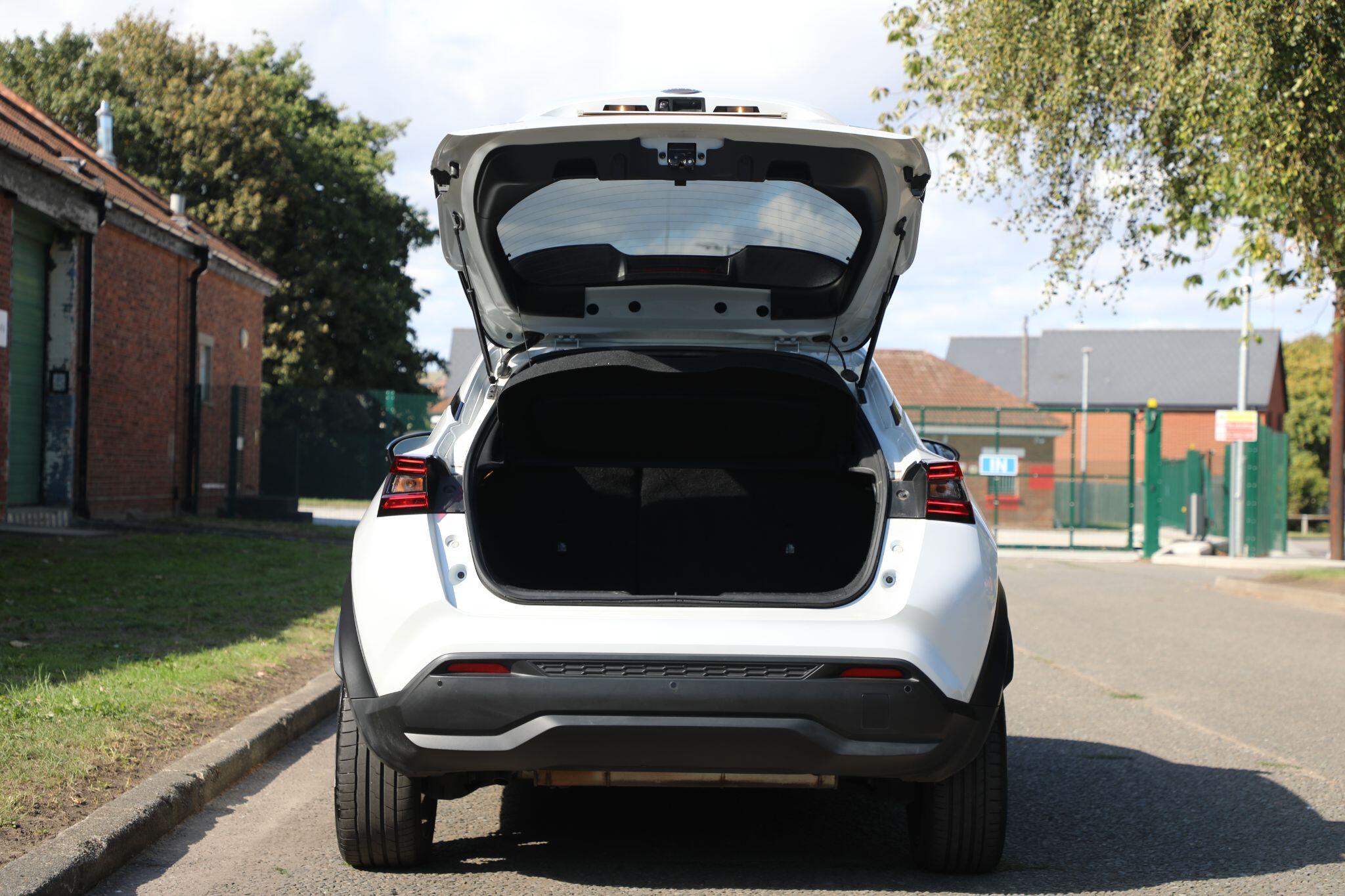 Large vehicle image